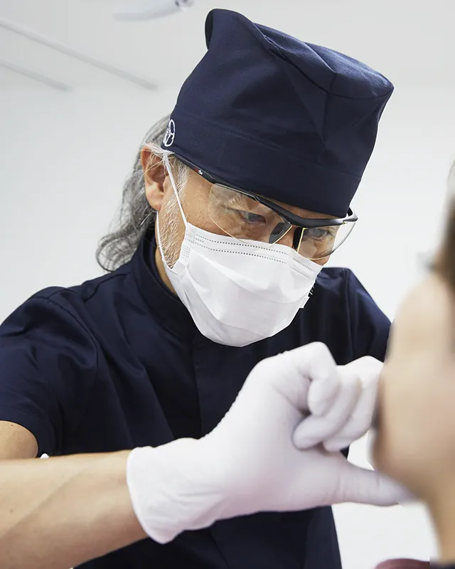 歯科医師:中村 健太郎